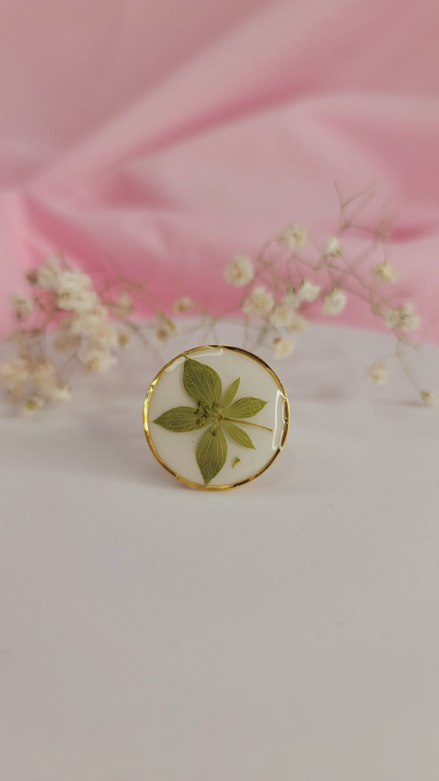 Forest Leaf Round Resin Ring Gold