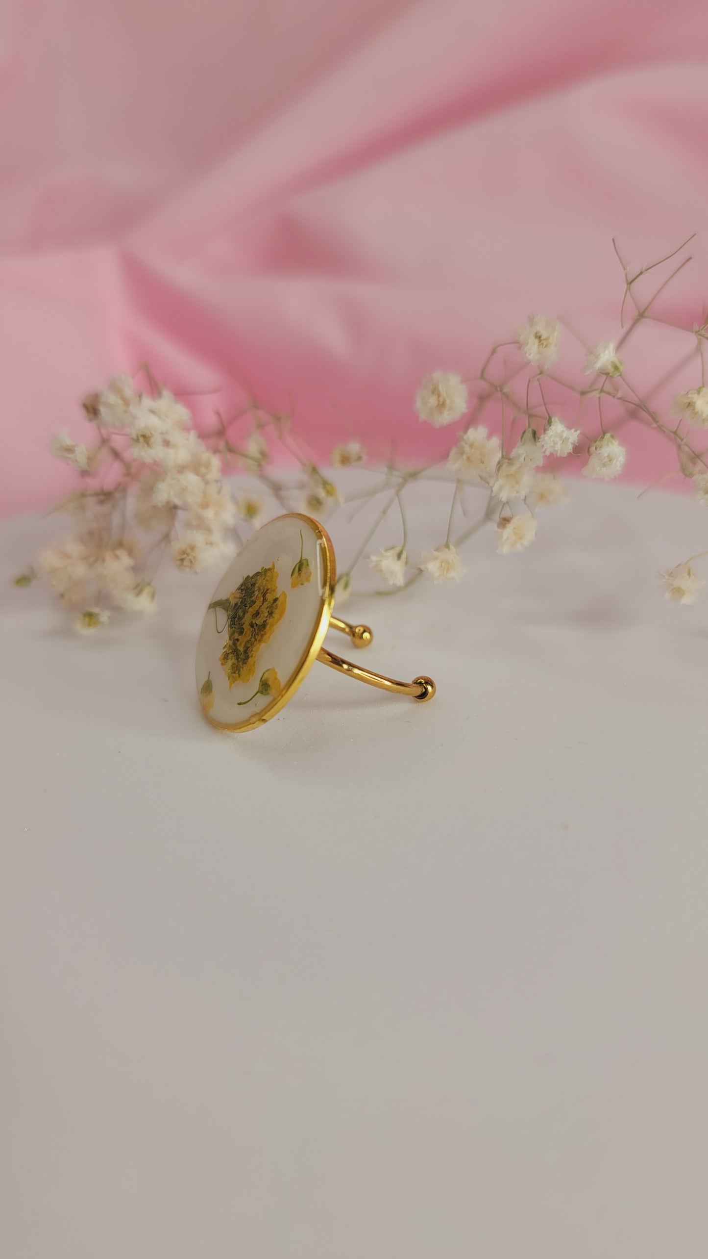 Golden Field Round Resin Ring Gold