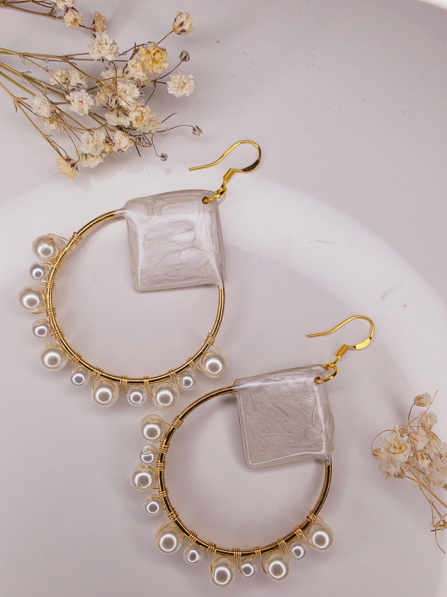 Luna Pearl Halo Earrings Gold
