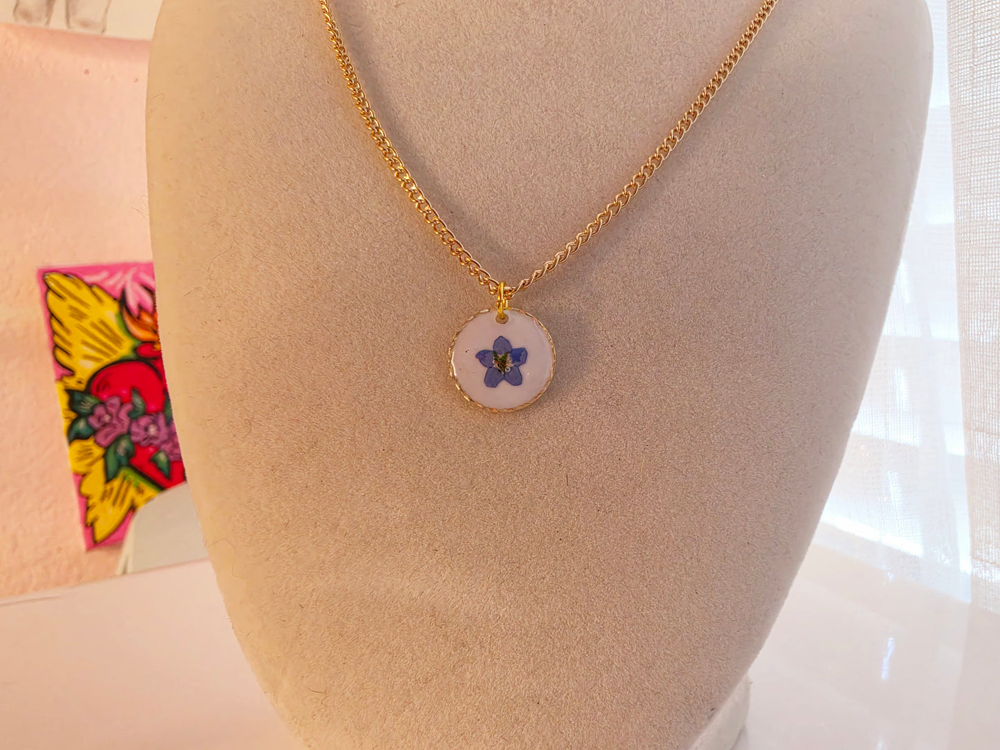 Forget Me Not Keepsake Necklace gold