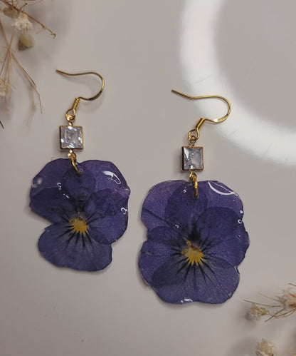 Midnight Violet Pansy Drop Earrings – Gold Crystal Botanical Jewelry