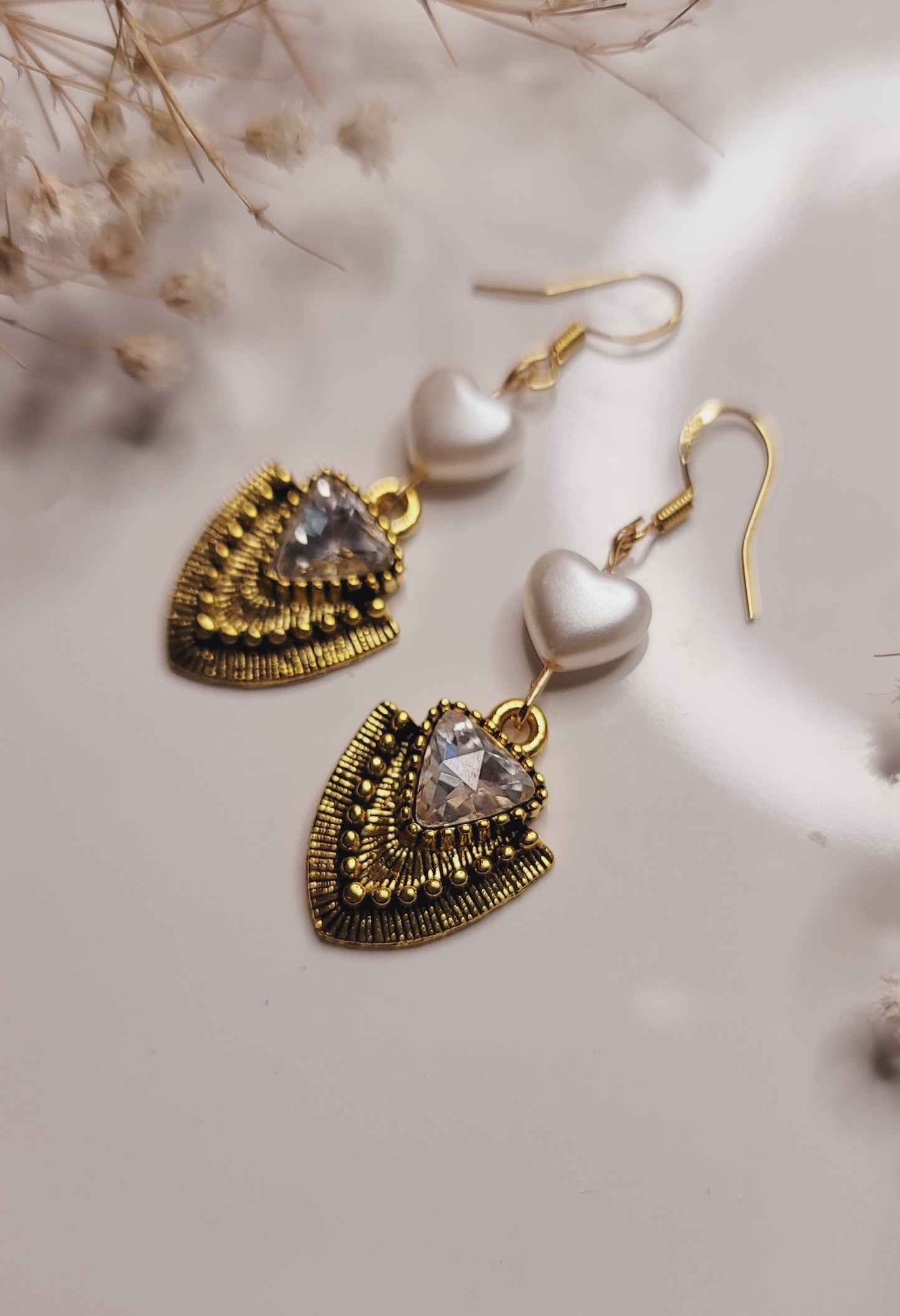 Vintage Heart Pearl & Crystal Earrings – Gold Romantic Statement Jewelry