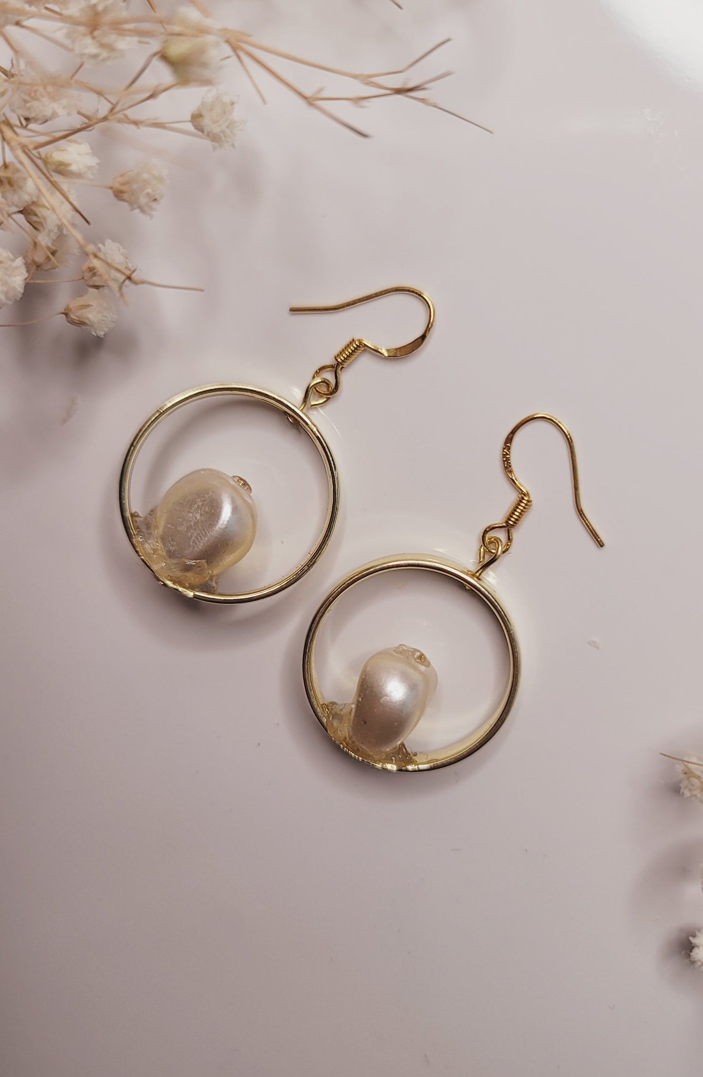Floating Pearl Hoop Earrings – Minimalist Gold Circle Statement Jewelry