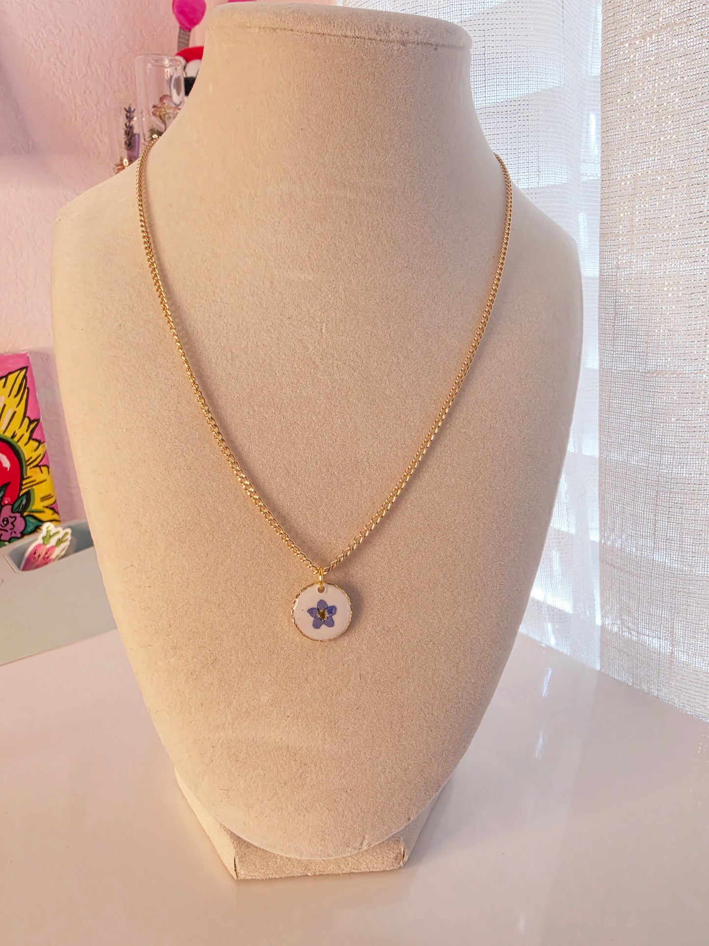 Forget Me Not Keepsake Necklace gold